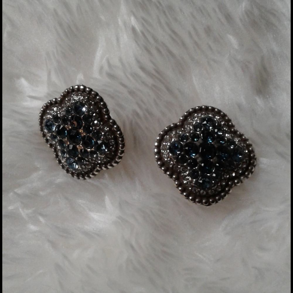 Clover shaped earrings